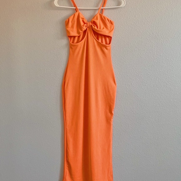 Hollow out side slit maxi dress in neon orange - Picture 2 of 3
